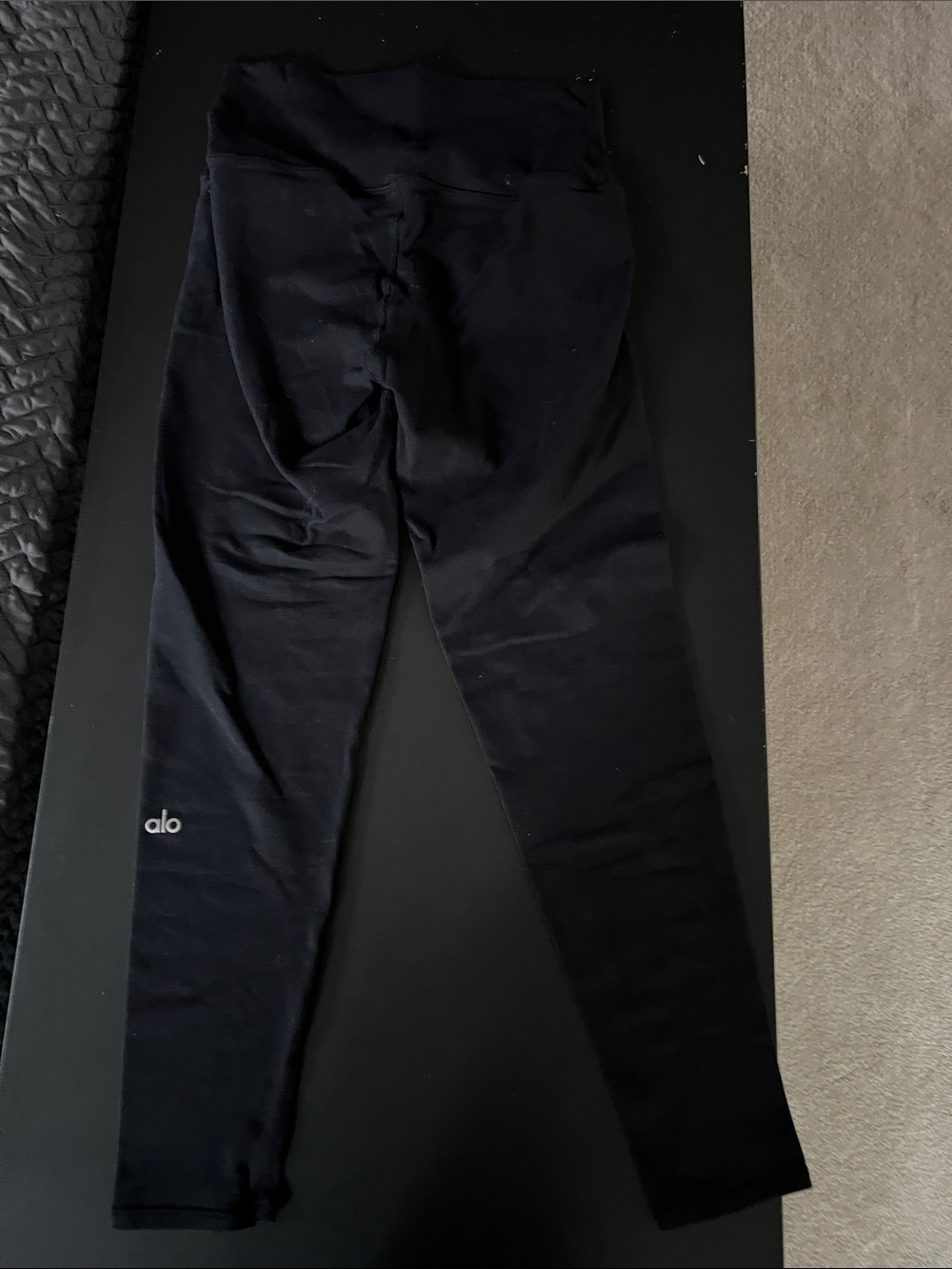 ALO Yoga Black High-Rise Leggings with Subtle Logo